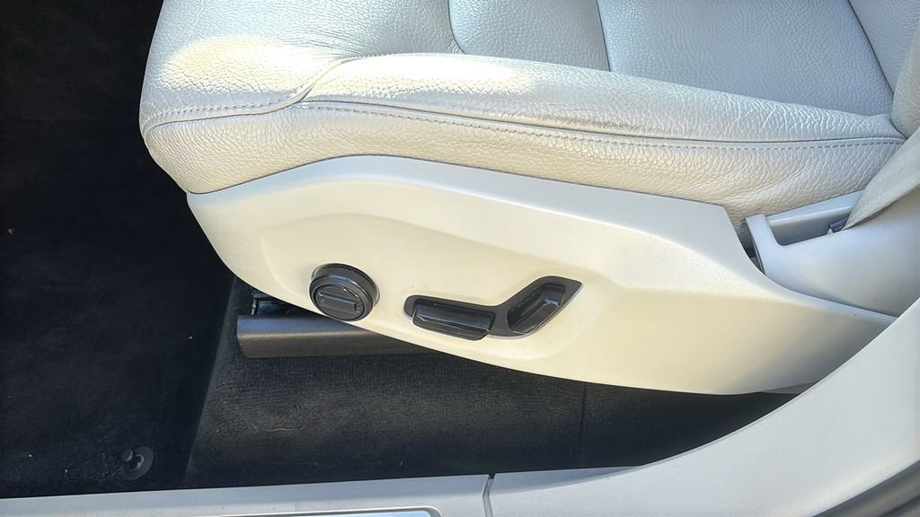 Used 2023 Volvo XC90 B6 Plus image 25