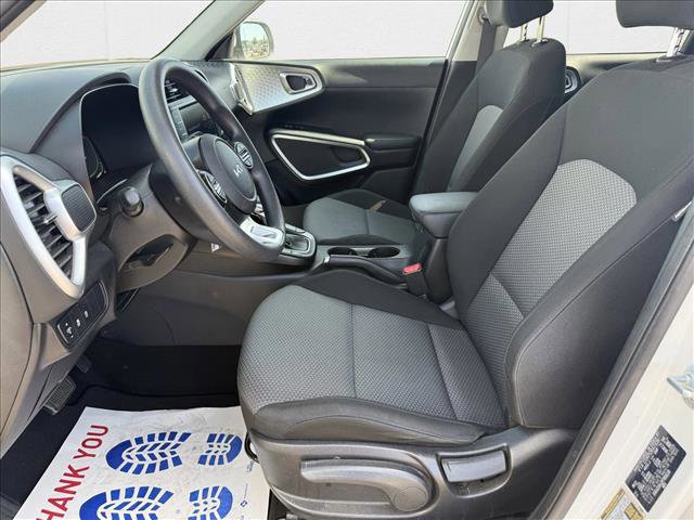 Used 2023 Kia Soul LX image 10