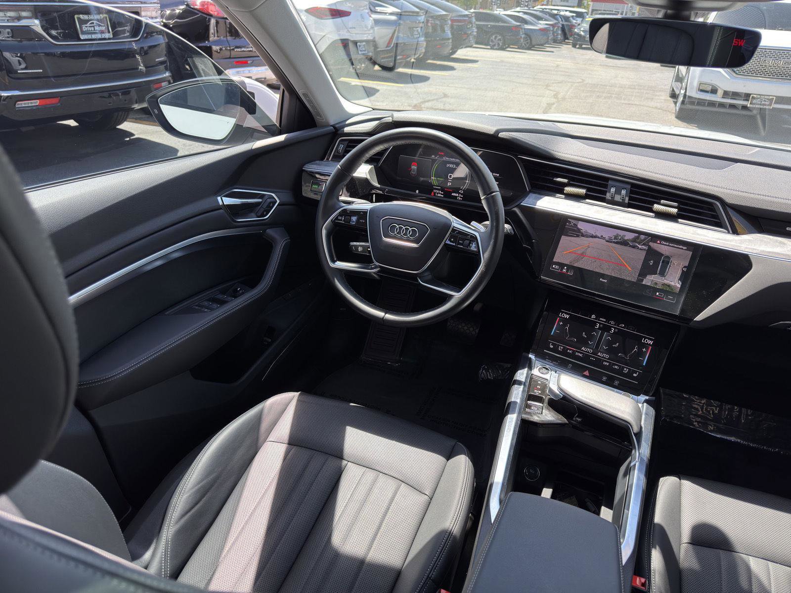 Used 2024 Audi Q8 e-tron Premium Plus w/ Premium Plus Package AWD/4WD image 32