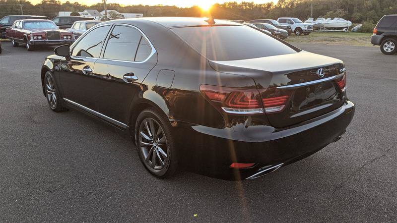 Used 2013 Lexus LS 460 AWD w/ Comfort Pkg image 11