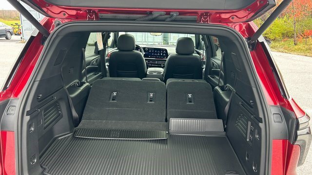 Certified 2024 Chevrolet Traverse RS image 16