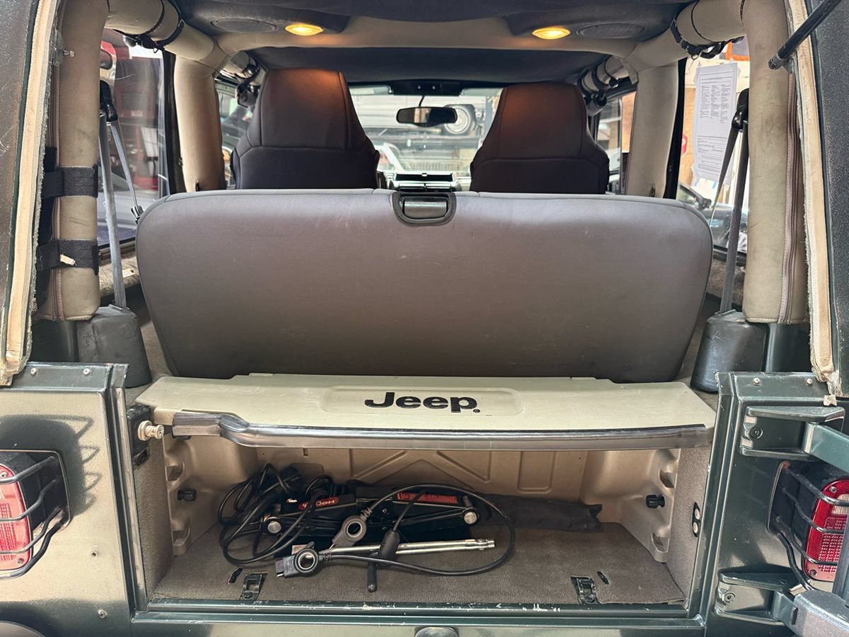 Used 2003 Jeep Wrangler Sahara AWD/4WD image 28
