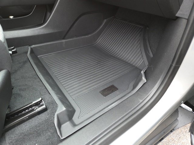 New 2027 Chevrolet Traverse LT w/ LPO, Floor Liner Package AWD/4WD image 39