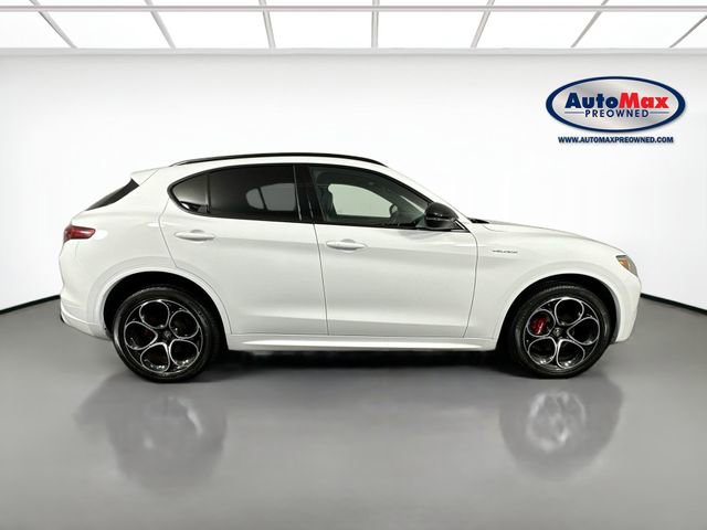 Used 2022 Alfa Romeo Stelvio Veloce image 10
