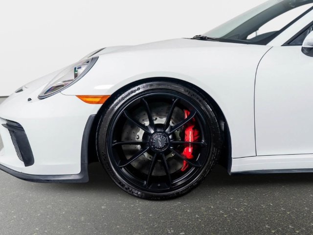 Used 2018 Porsche 911 GT3 w/ Sport Chrono Package RWD image 20