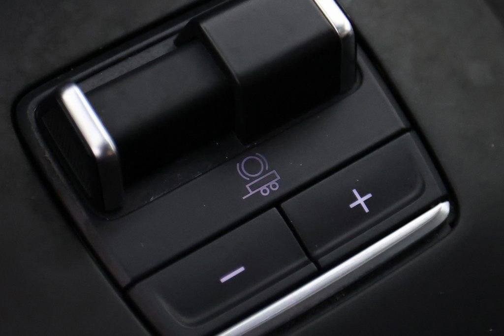 Used 2024 GMC Sierra 3500 Denali Ultimate image 31