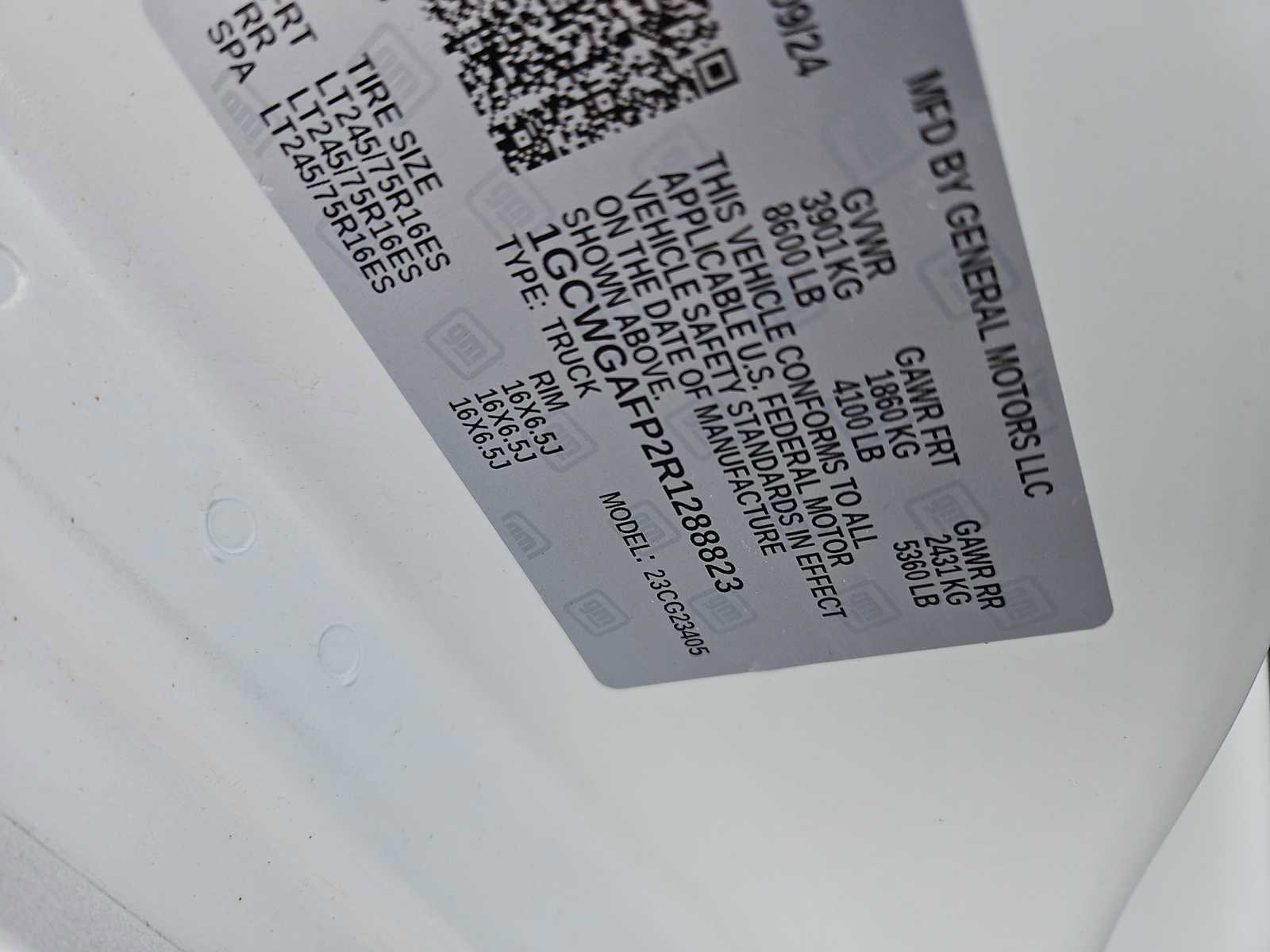 Used 2024 Chevrolet Express 2500 w/ Driver Convenience Package image 28