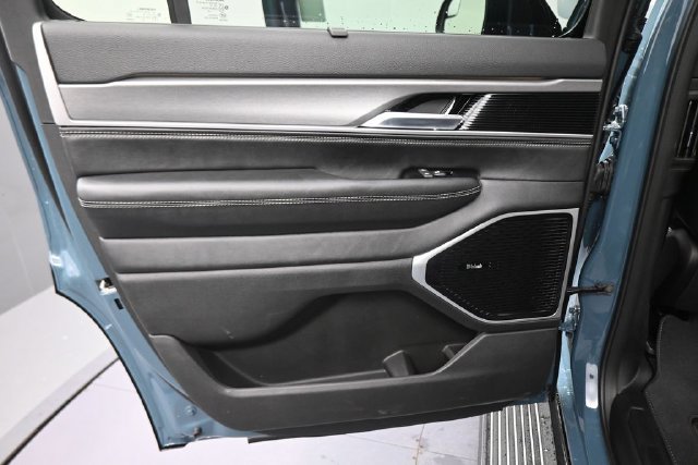 New 2026 Jeep Grand Wagoneer Limited AWD/4WD image 25
