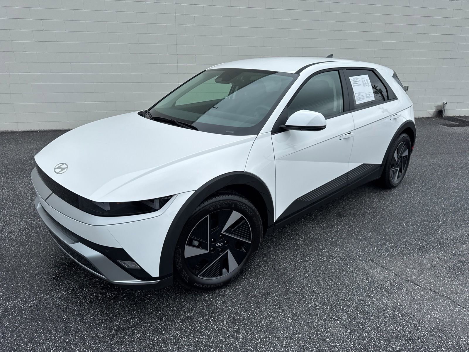 Used 2026 Hyundai Ioniq 5 SEL RWD image 1