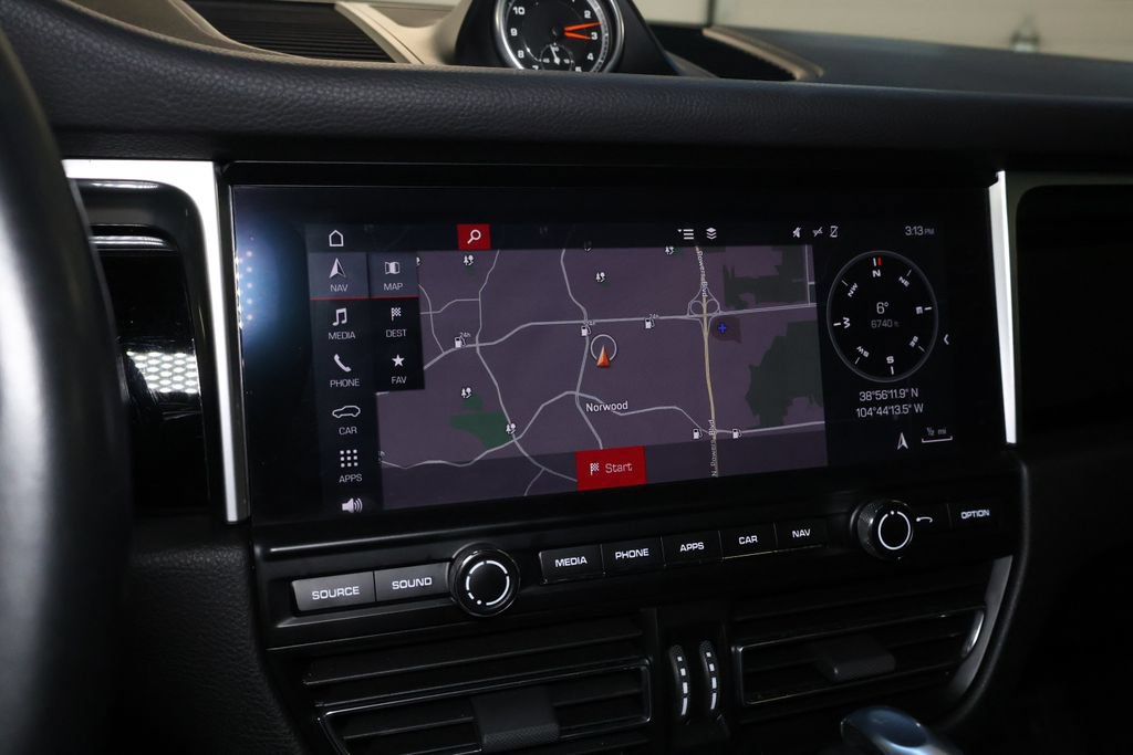 Used 2019 Porsche Macan AWD/4WD image 30