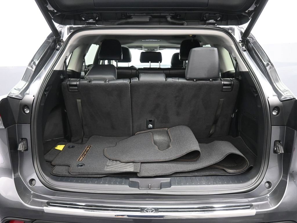 Certified 2023 Toyota Highlander XLE image 23