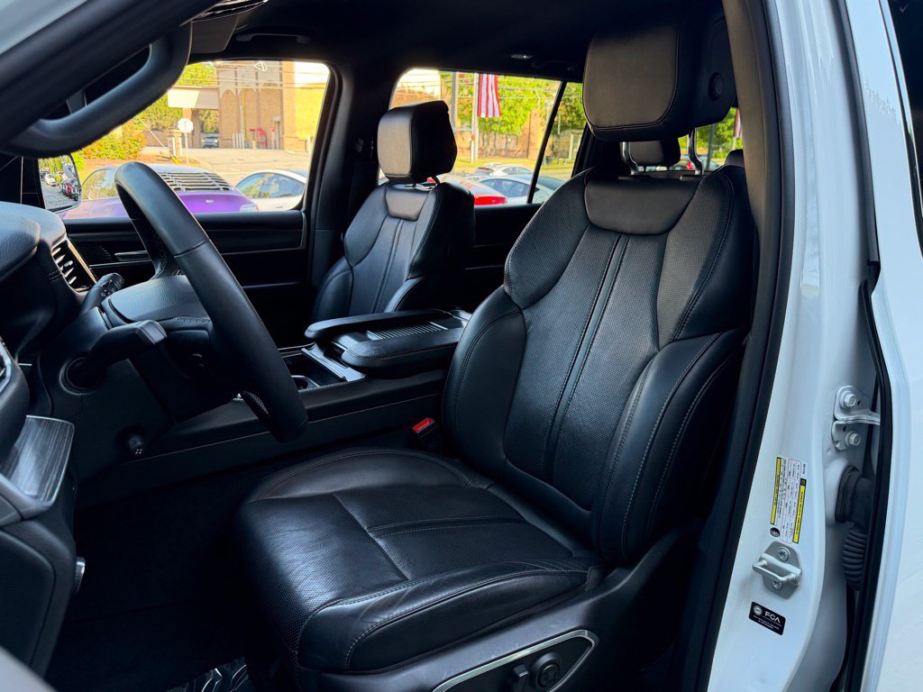 Used 2024 Jeep Wagoneer Series II w/ Flexible Seating Group AWD/4WD image 25