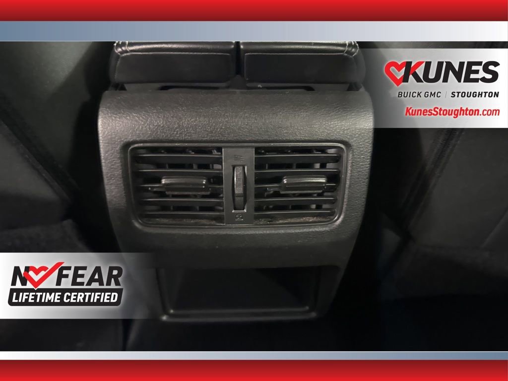 Used 2023 Nissan Rogue S image 37