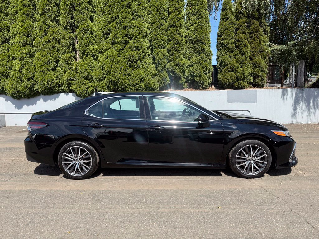 Used 2021 Toyota Camry XLE AWD/4WD image 9