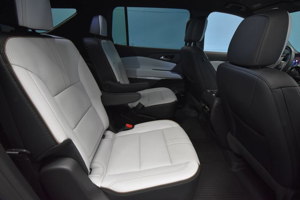 Used 2026 Chevrolet Traverse High Country w/ LPO, Floor Liner Package FWD image 26