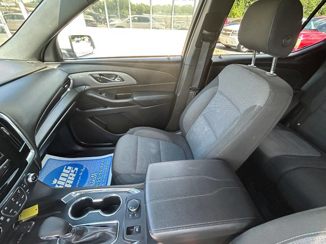Used 2023 Chevrolet Traverse LT FWD image 13