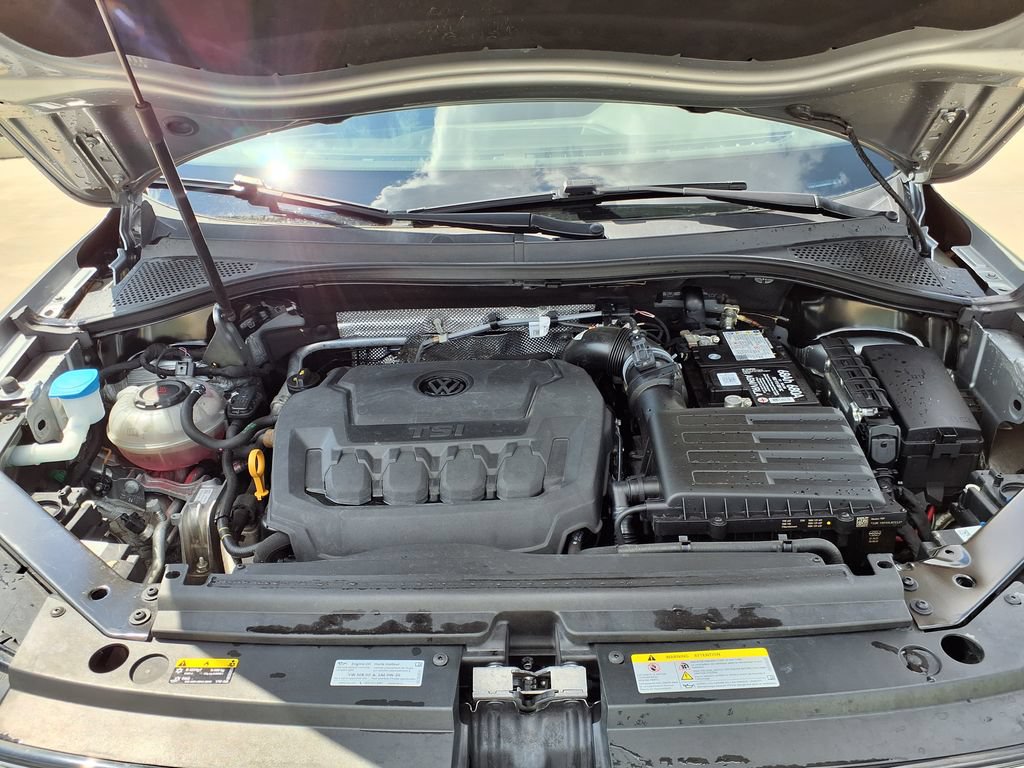 Used 2022 Volkswagen Tiguan SE w/ Panoramic Sunroof Package FWD image 36