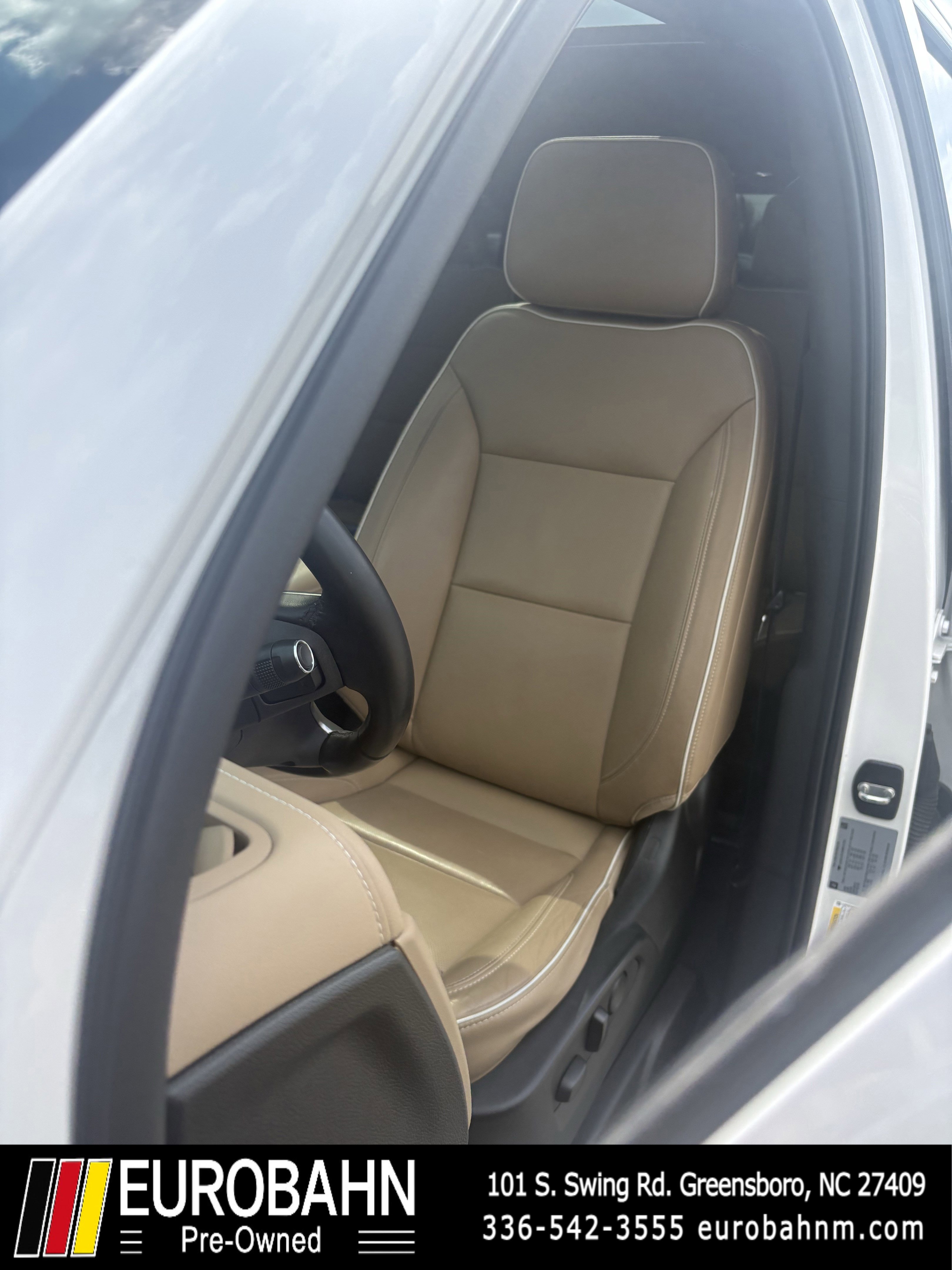 Used 2021 Chevrolet Tahoe Premier w/ Premium Package image 6