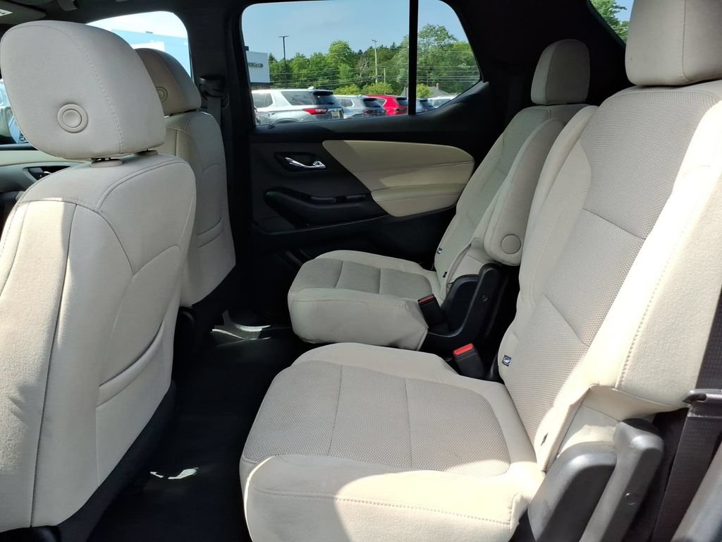 Used 2023 Chevrolet Traverse LT AWD/4WD image 16