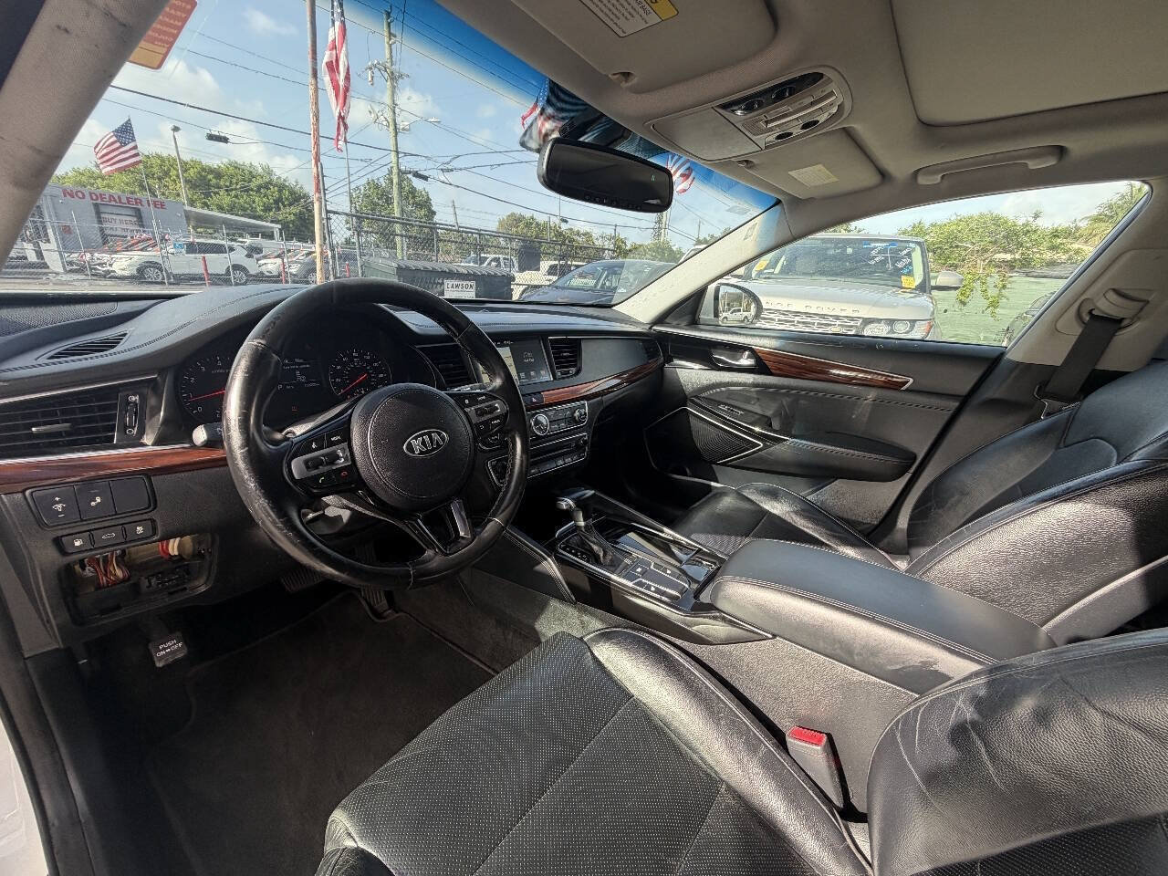 Used 2017 Kia Cadenza Premium FWD image 29