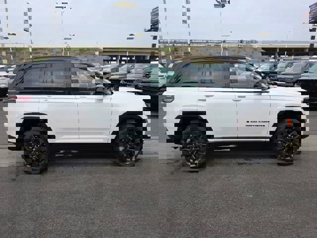 New 2025 Jeep Grand Cherokee Limited image 8