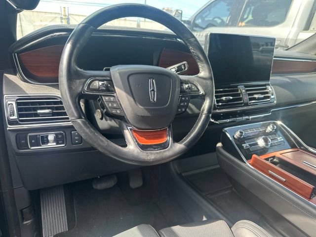 Used 2023 Lincoln Navigator L Reserve AWD/4WD image 12