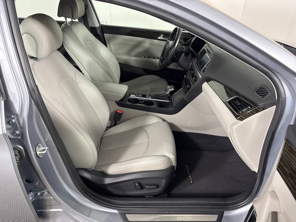 Used 2017 Hyundai Sonata Limited w/ Ultimate Package 04 FWD image 6