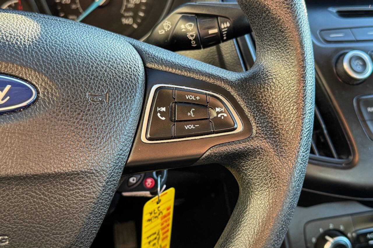 Used 2016 Ford Focus SE w/ Reverse Sensing Package image 25