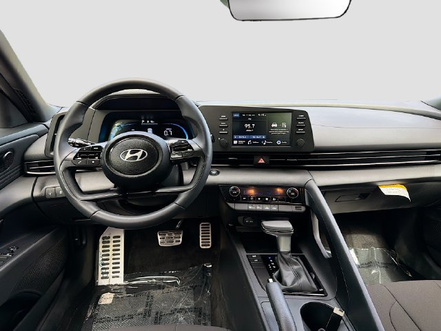 Certified 2026 Hyundai Elantra Sport FWD image 21