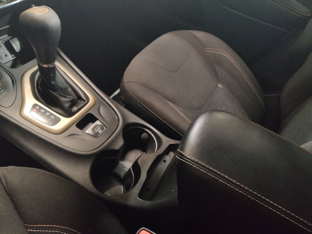 Used 2017 Jeep Cherokee 75th Anniversary image 26