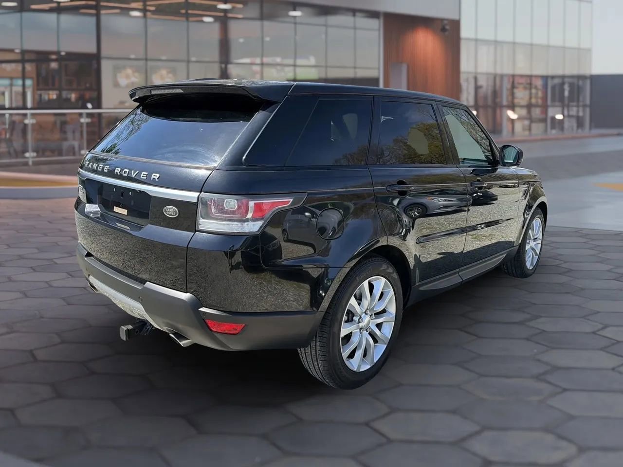 Used 2014 Land Rover Range Rover Sport HSE image 13