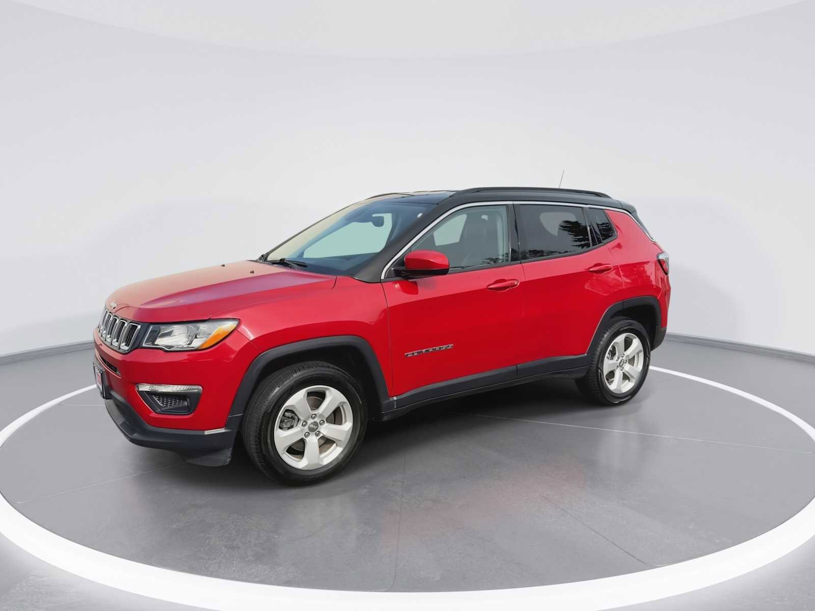 Used 2018 Jeep Compass Latitude w/ Popular Equipment Group AWD/4WD image 4