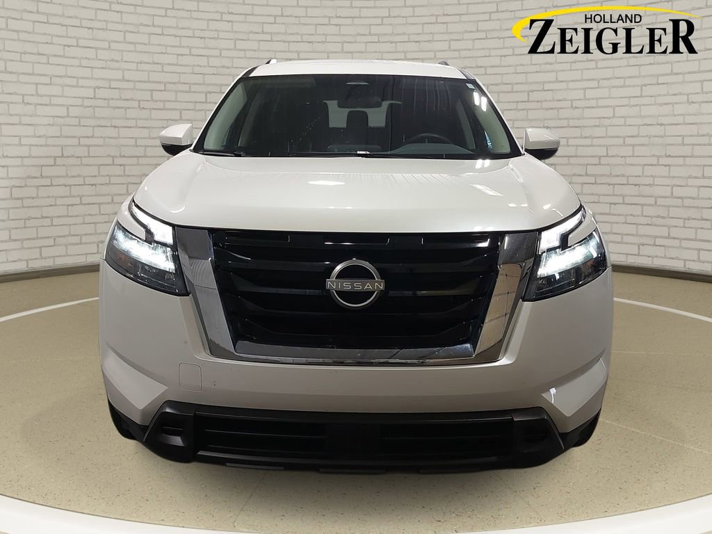 Certified 2024 Nissan Pathfinder SV AWD/4WD image 2