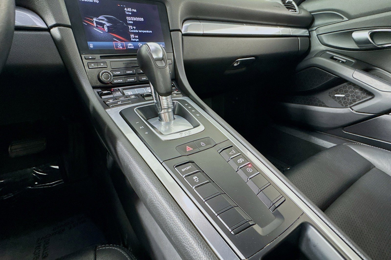 Used 2021 Porsche 718 Cayman image 4