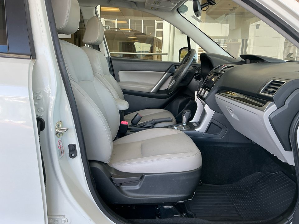 Used 2017 Subaru Forester 2.5i Limited AWD/4WD image 32