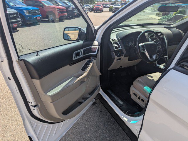 Used 2014 Ford Explorer Limited w/ Equipment Group 301A AWD/4WD image 8