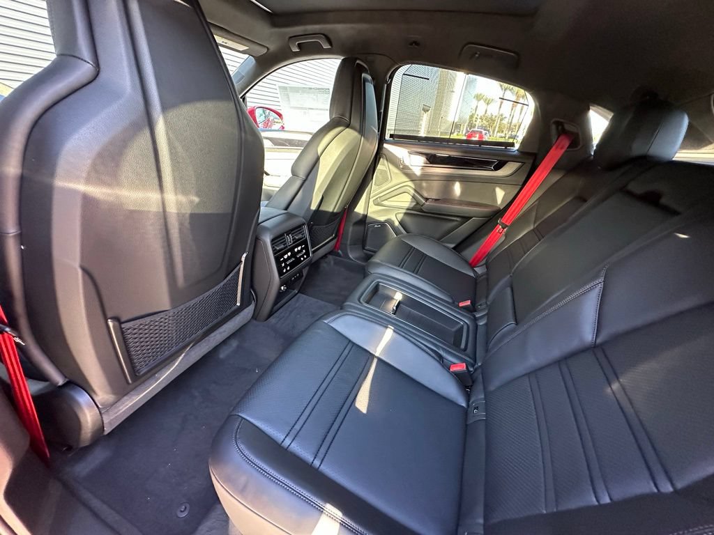 Certified 2026 Porsche Cayenne GTS AWD/4WD image 35