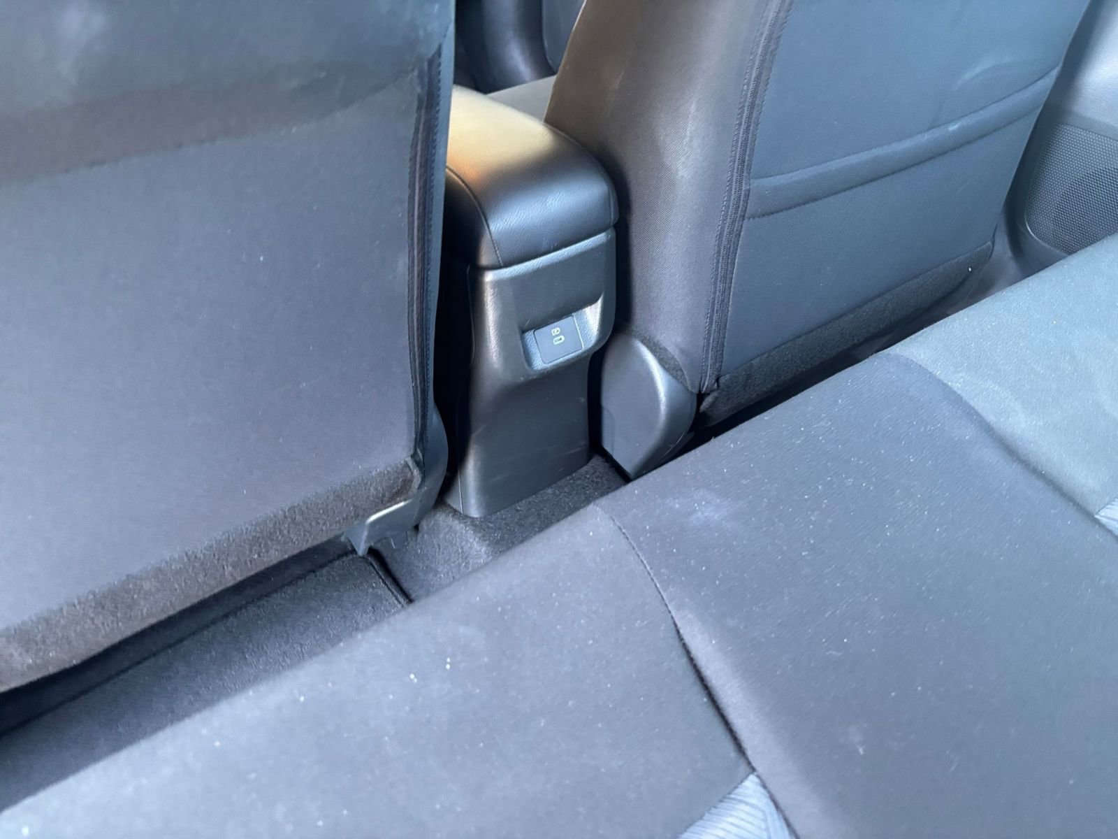 Used 2025 Nissan Versa SV FWD image 23