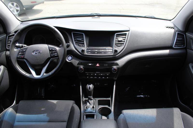 Used 2018 Hyundai Tucson Value AWD/4WD image 13