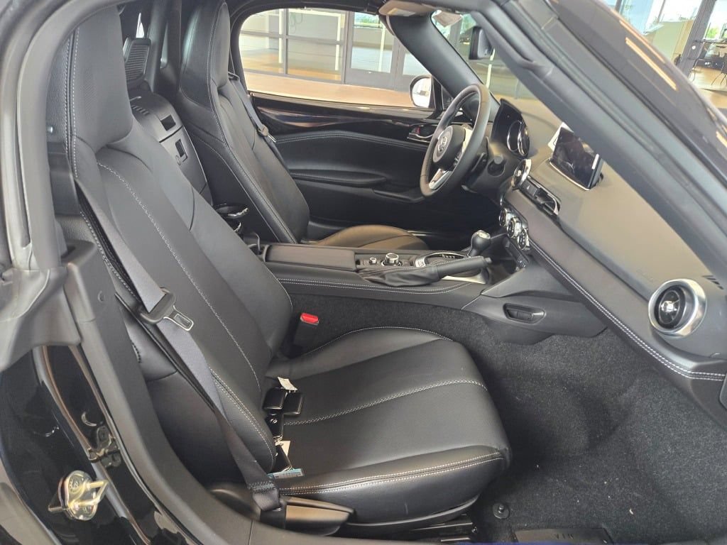 Used 2025 MAZDA MX-5 Miata Grand Touring RWD image 4