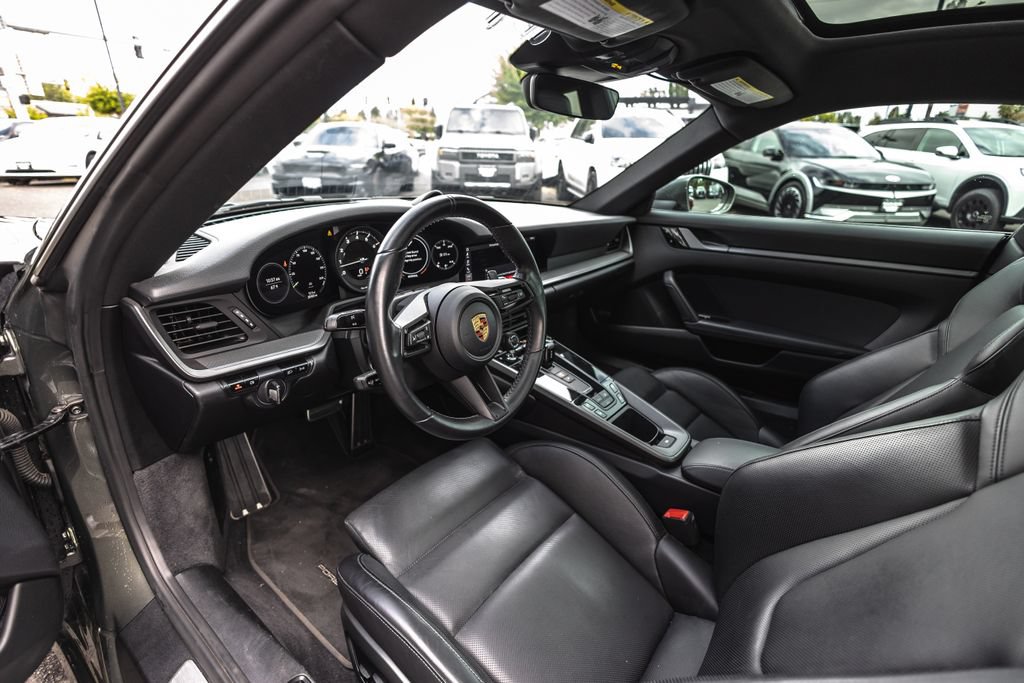 Used 2020 Porsche 911 Carrera 4S AWD/4WD image 15