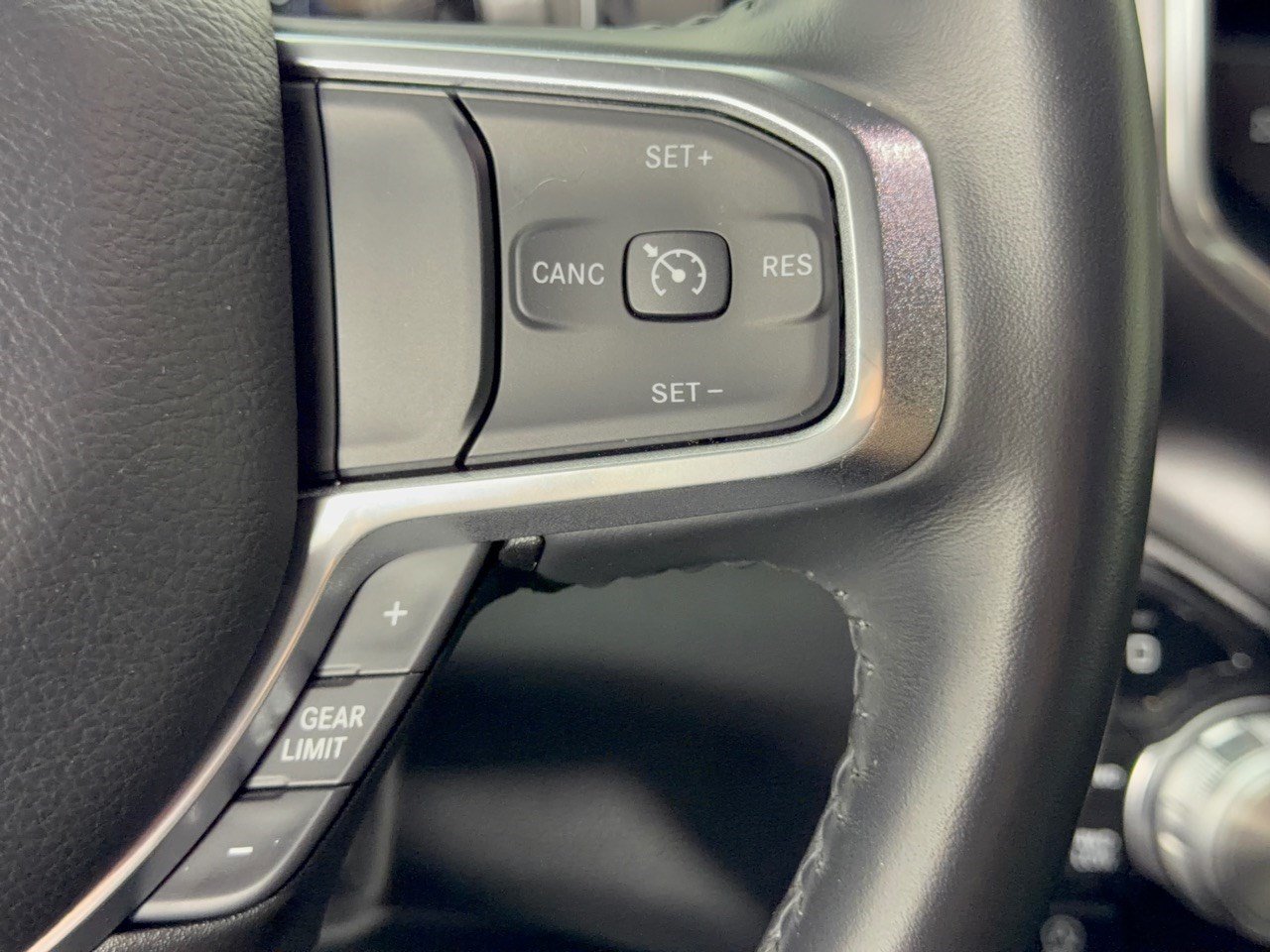Used 2023 RAM 1500 Laramie AWD/4WD image 19