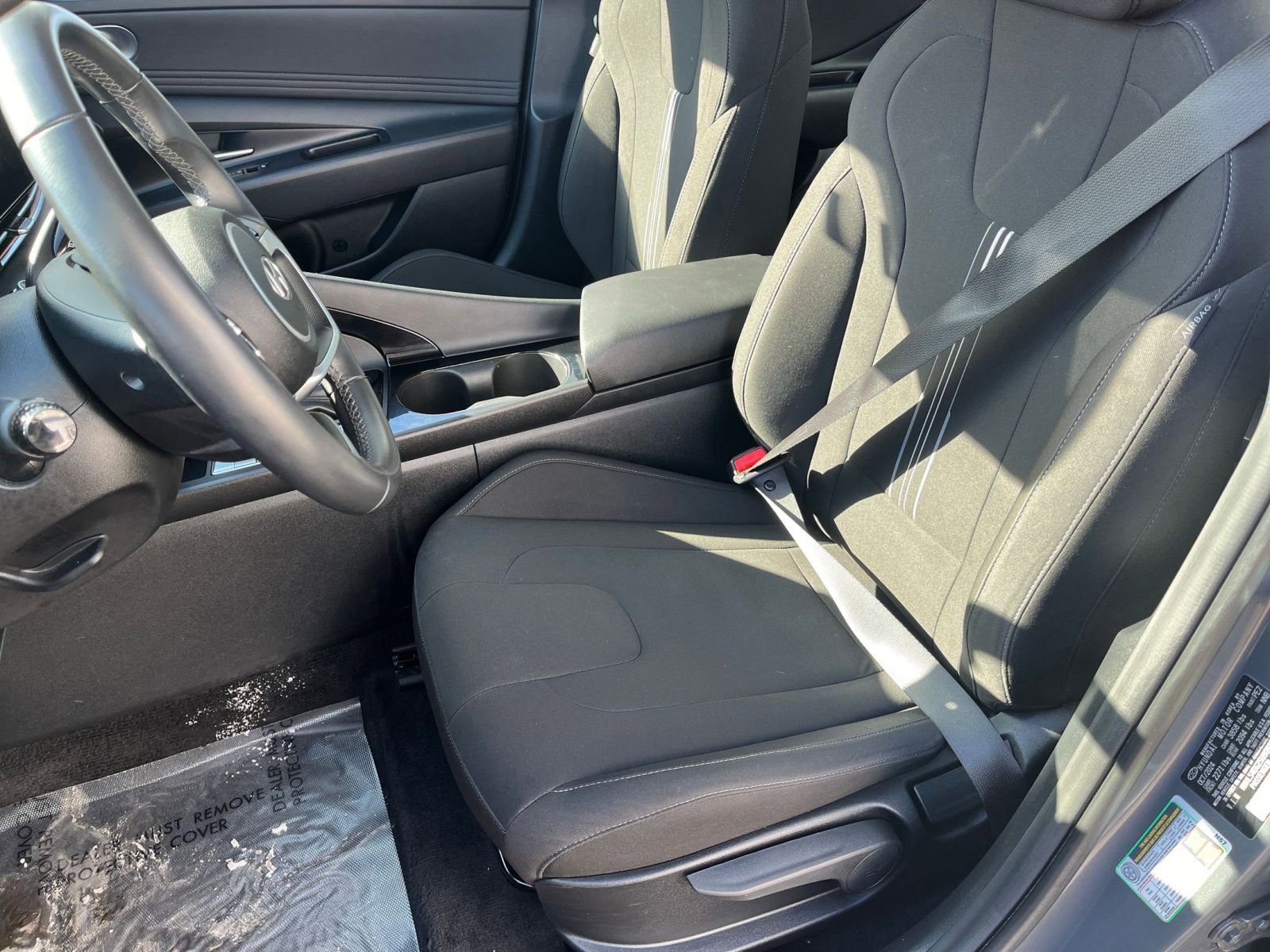 Used 2025 Hyundai Elantra SEL image 32