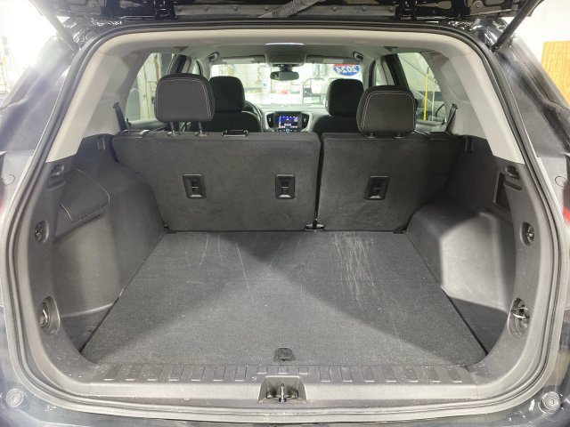 Used 2024 GMC Terrain SLE w/ Driver Convenience Package FWD image 24