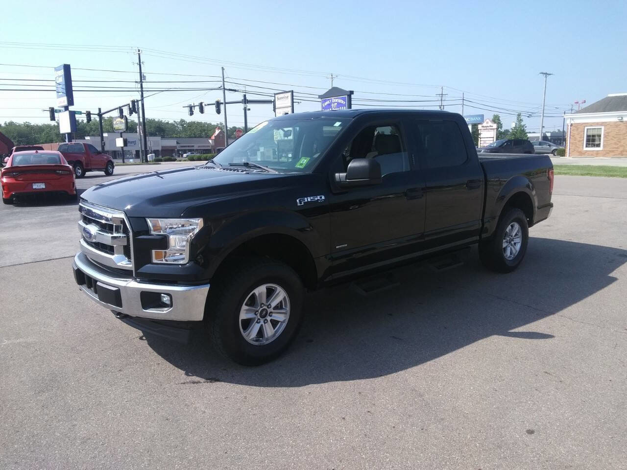 Used 2017 Ford F150 XLT image 12