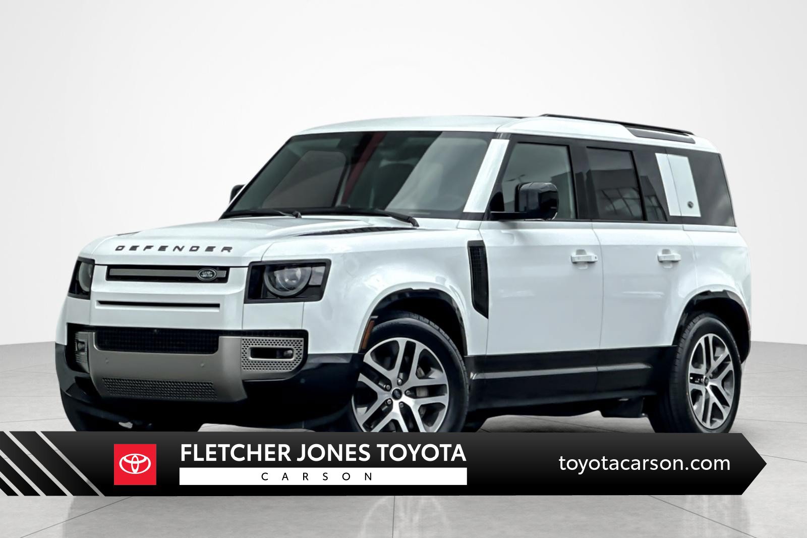 Used 2024 Land Rover Defender 110 X-Dynamic SE AWD/4WD image 1