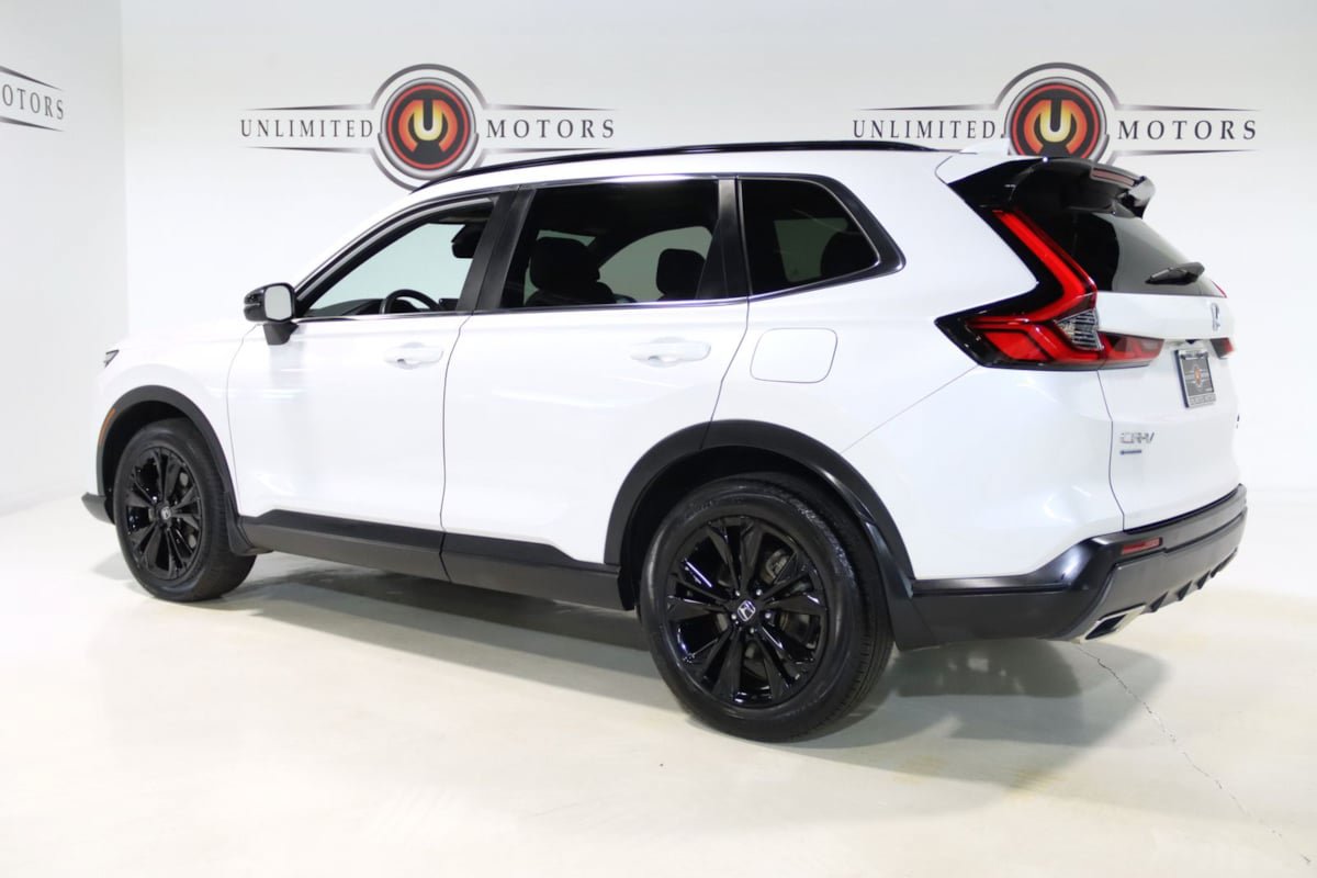 Used 2024 Honda CR-V Sport Touring image 3