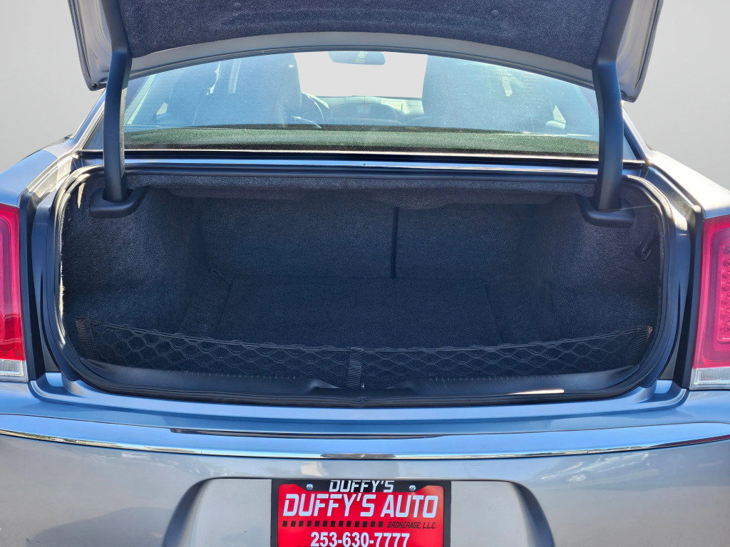 Used 2016 Chrysler 300 C image 17