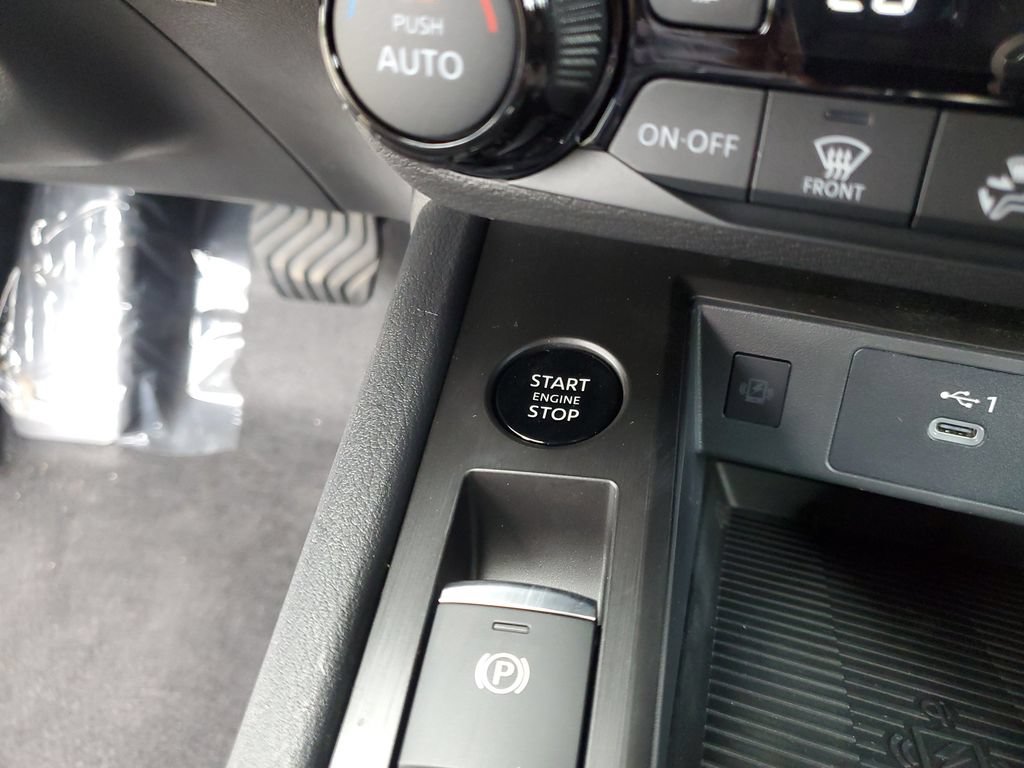New 2026 Nissan Kicks SV w/ Cold Weather Package FWD image 31