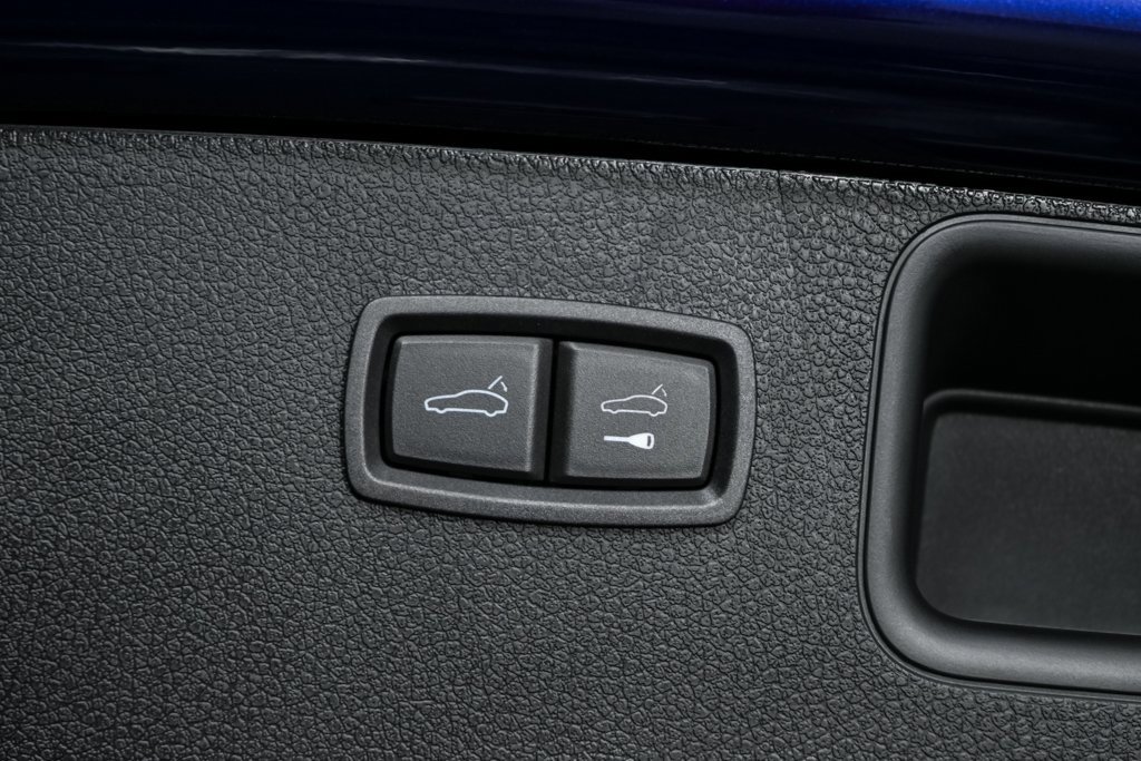 New 2026 Porsche Macan image 32